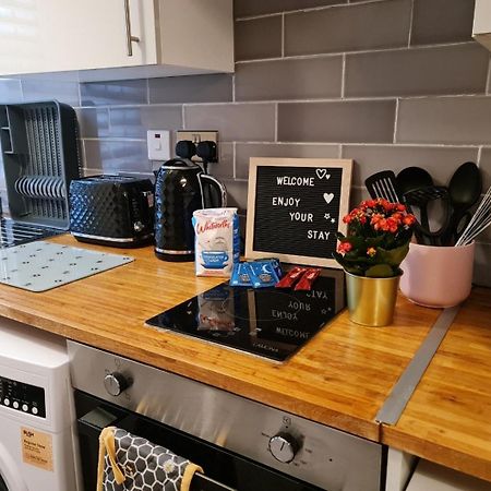 Cosy Studio With Kitchenette And Private Bathroom - 15Mins To Central London! エクステリア 写真